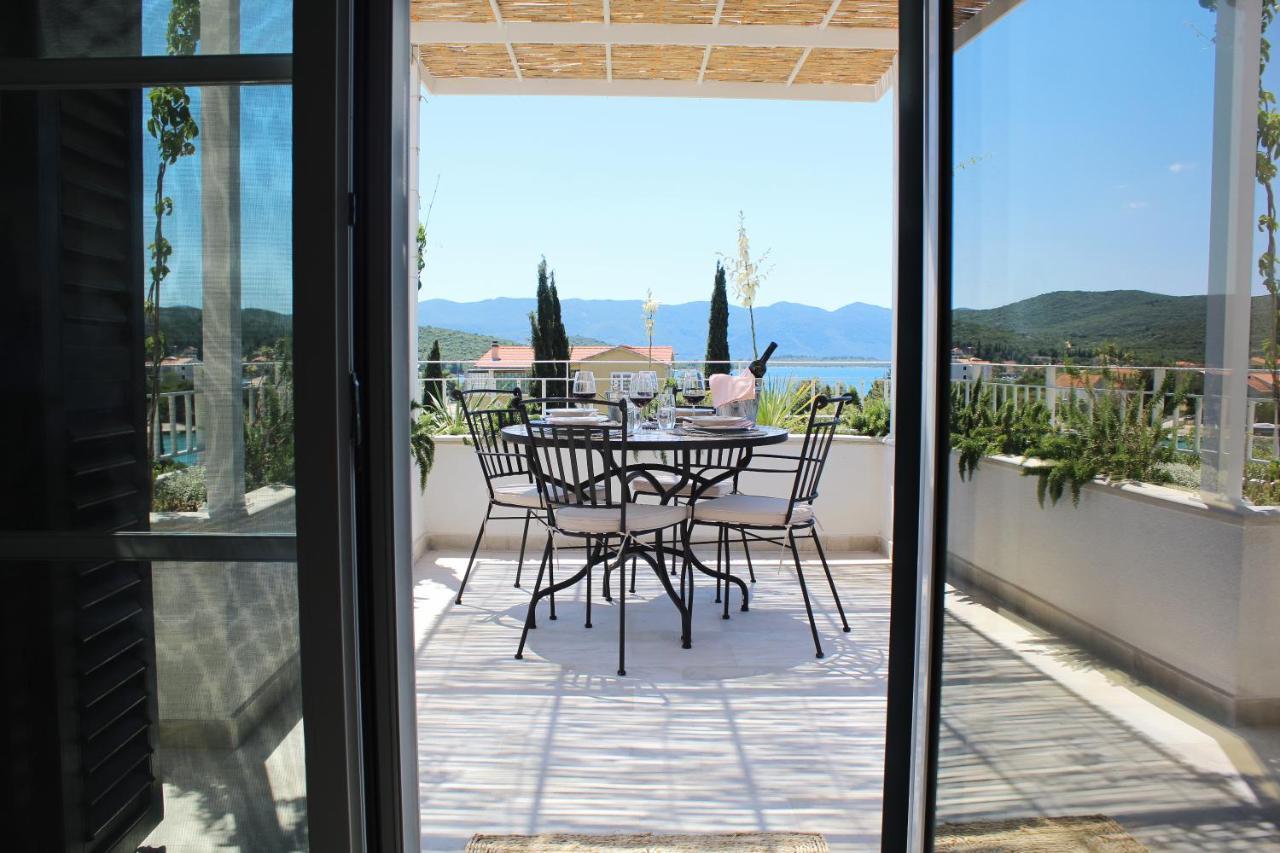 Villa Vera Loviste Exterior photo